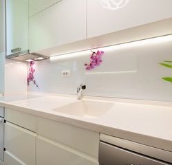 Iluminación encimera de cocina en Qmadis