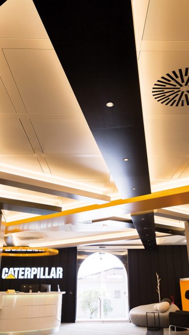 Iluminación con focos LED en oficinas modernas
